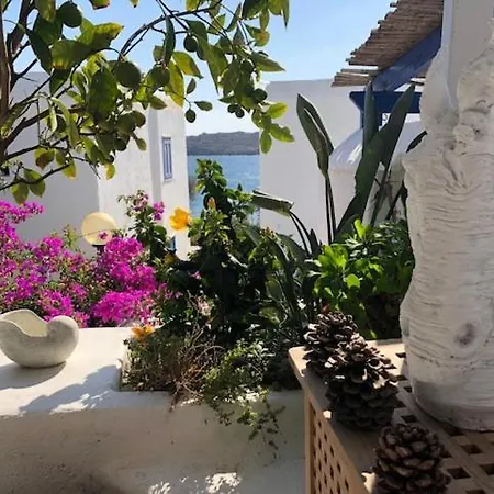 Traditional Beach House In Mykonos